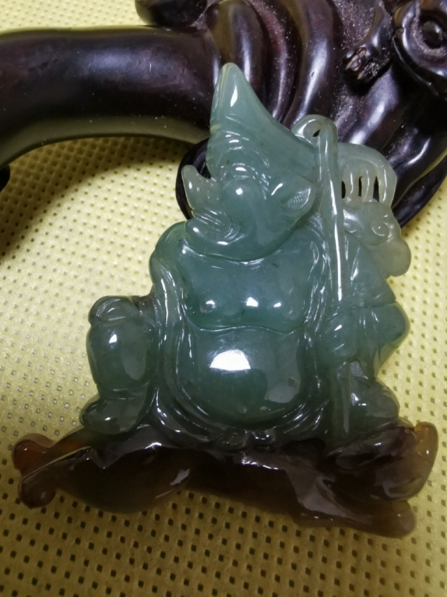 豬八戒純天然緬甸翡翠A貨油青種 自然之趣與玉文化交融的典范